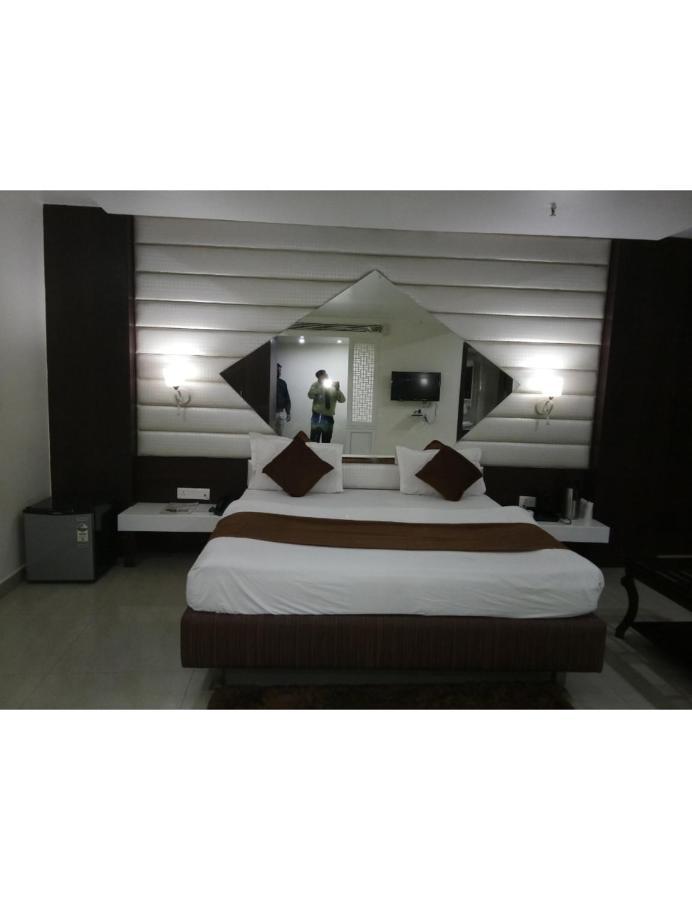 Hotel D Grand, Барели Экстерьер фото